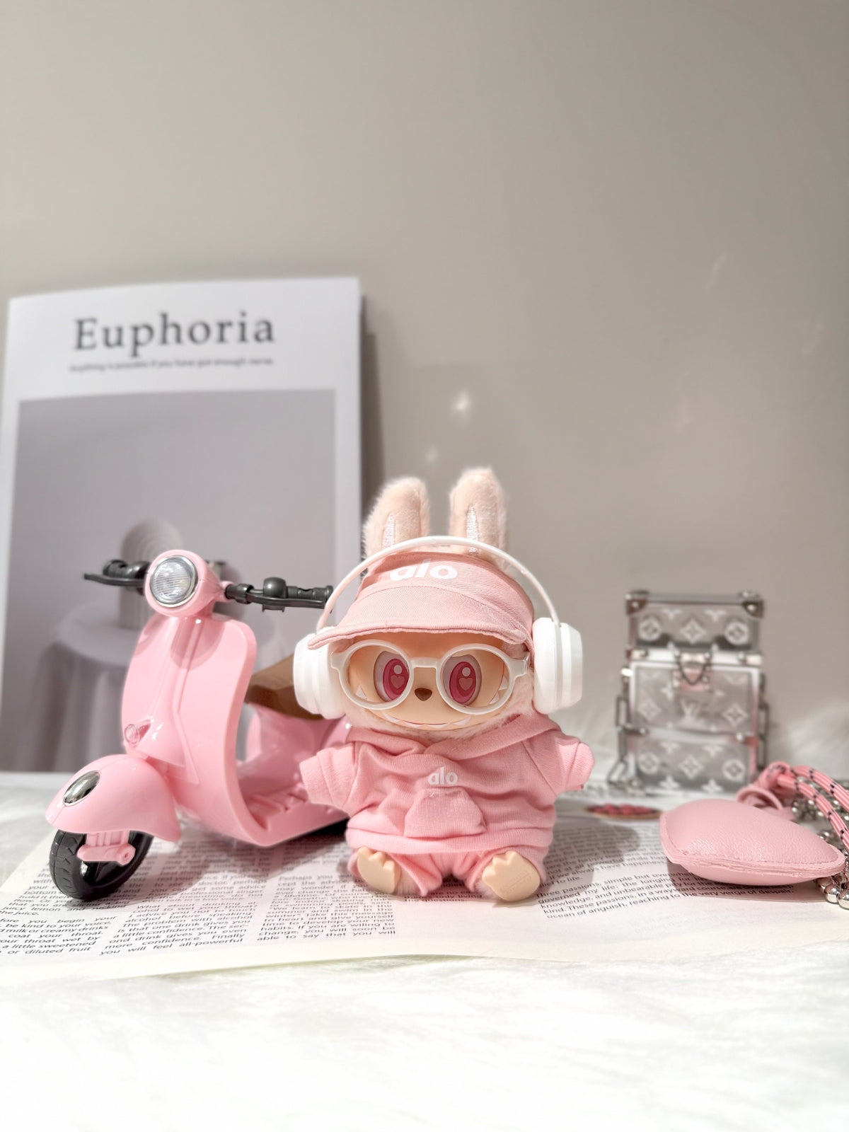 OwO Labubu Soft-Pink Alo Crop Set