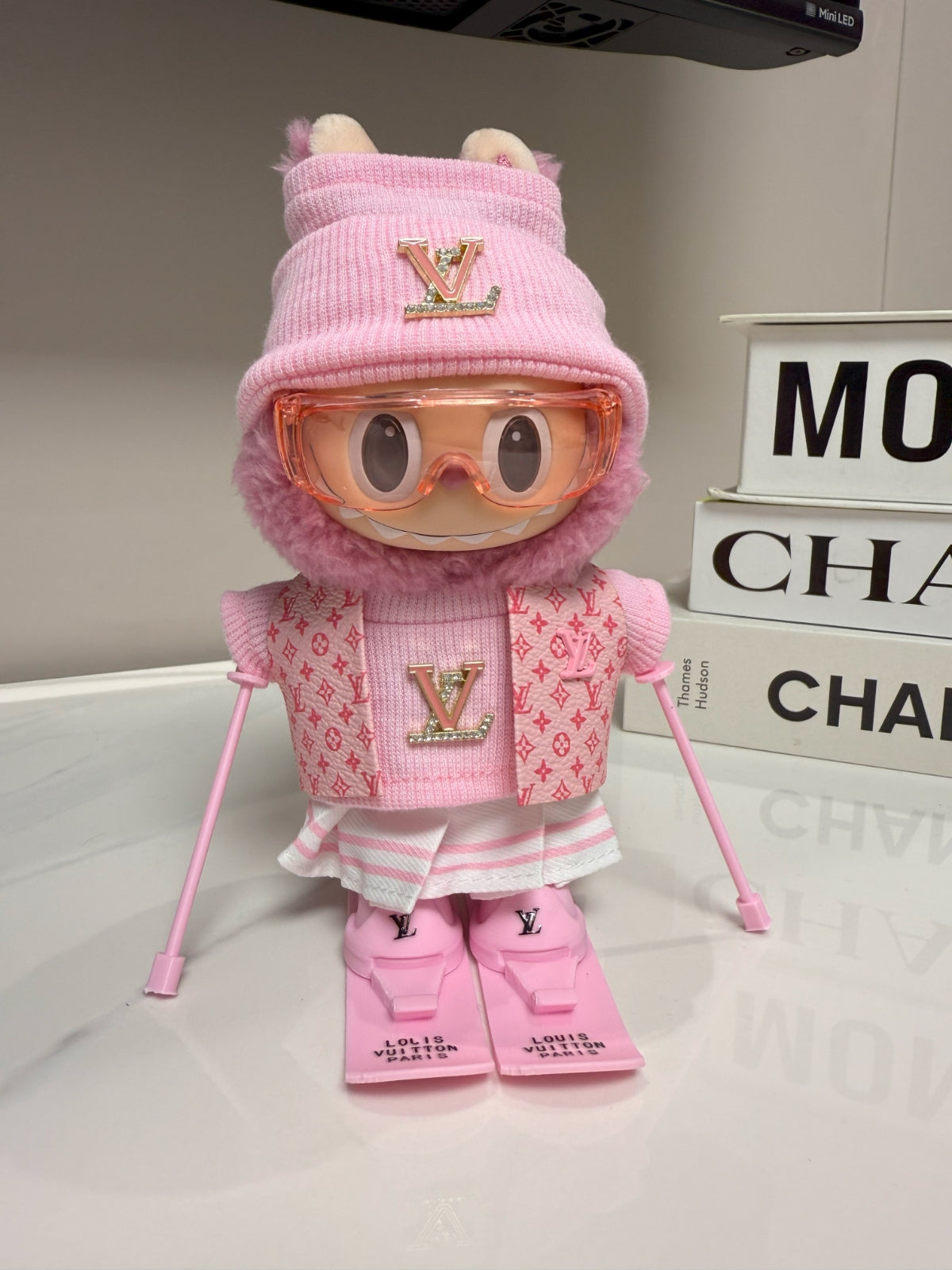 LABUBU Clothes LV Pink Ski Ensemble with Goggles & Skis