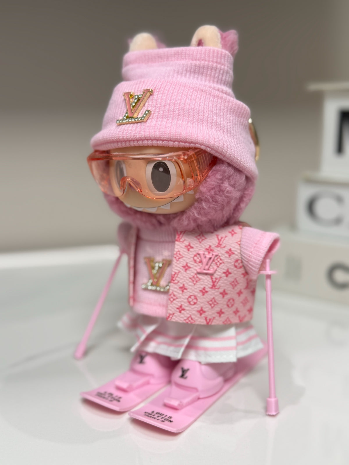 LABUBU Clothes LV Pink Ski Ensemble with Goggles & Skis