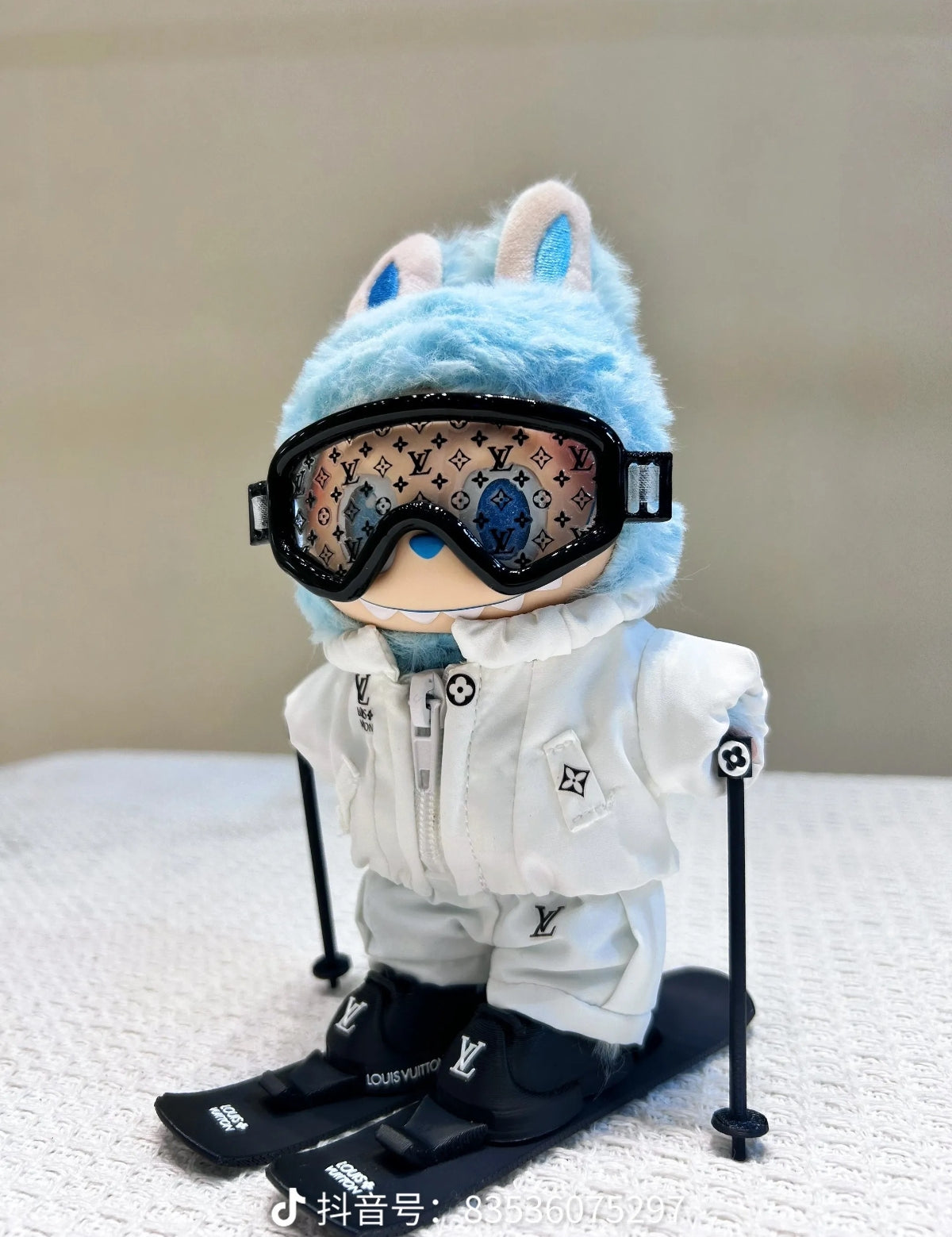 owo-A1038_b.jpg